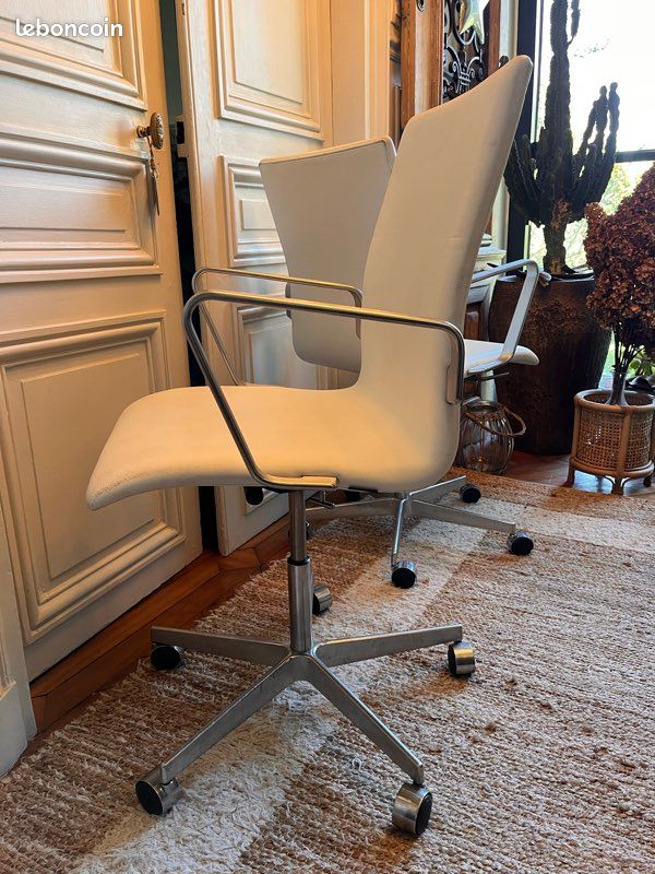 Lot De 4 Chaises De Bureau Oxford Par Arne Jacobsen - Cuir Marron Et Aluminium - Fritz Hansen
