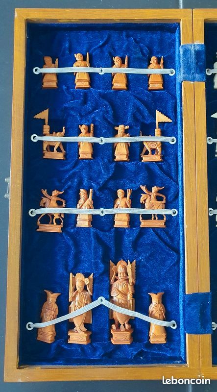 Magnifique jeu d echecs échiquier Hong Kong giant bone chess