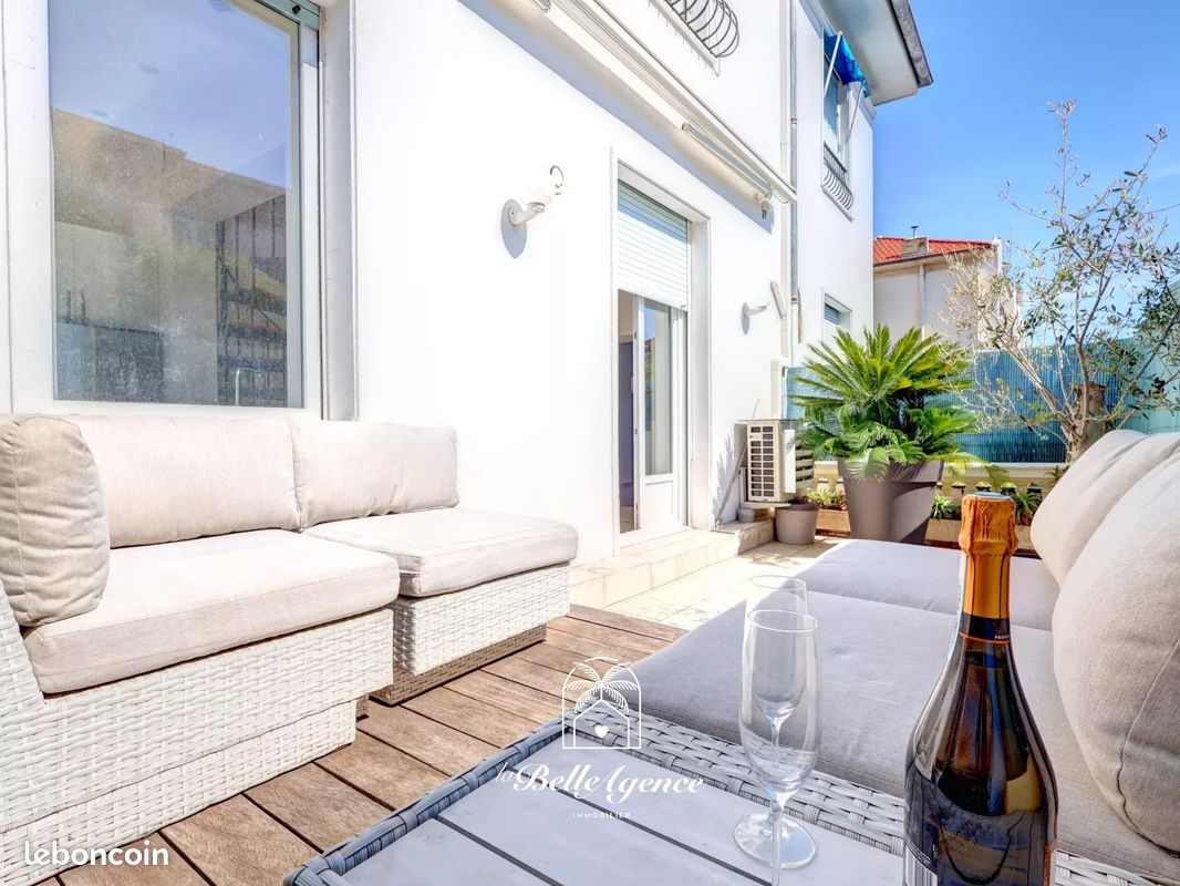 Appartement 2 pièces 52 m² · à Nice · 52 m² · 225 000 €