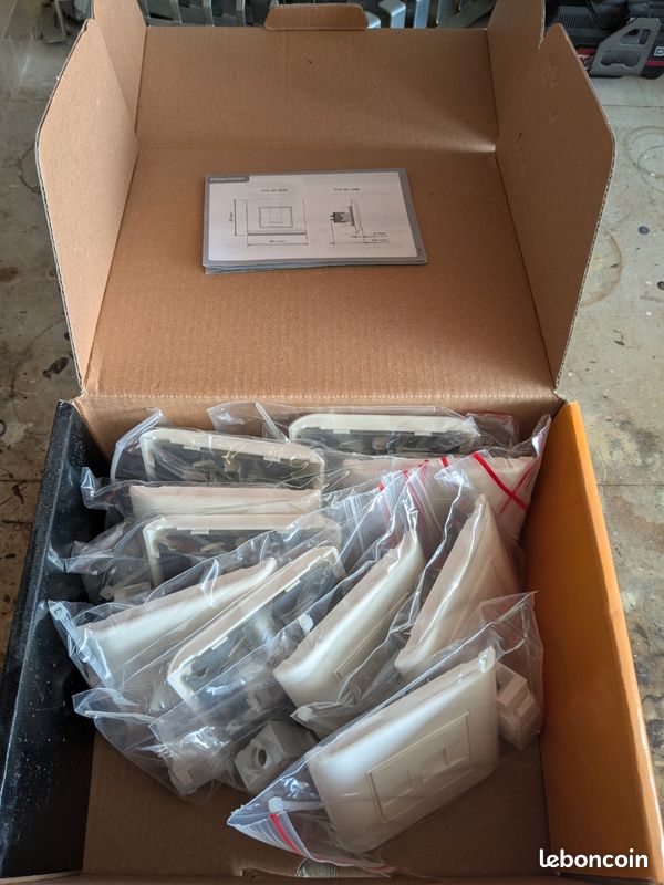 Prise RJ45 boîte de 10 (image 2)