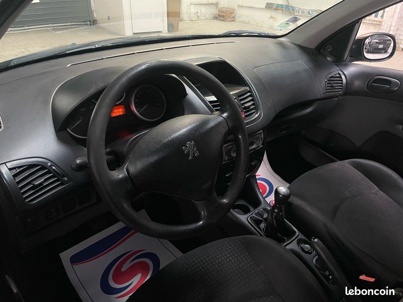 Peugeot 206+ 1,1i Essence 60 Chvx « Première Main » (image 3)