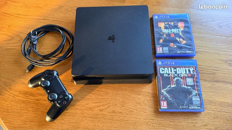 PlayStation 4 (image 1)