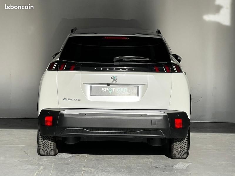 Peugeot 2008 e-2008 136ch Allure (image 4)