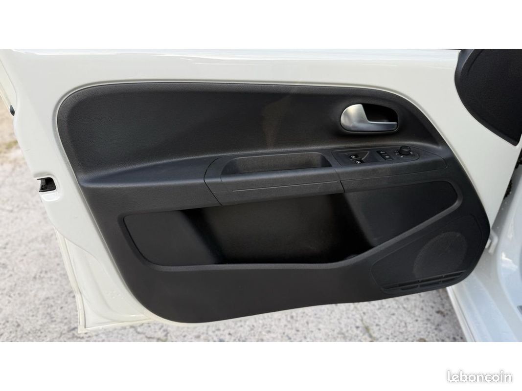 VOLKSWAGEN UP 1.0 TSI BlueMotion 115cv GTI Boite 6 (image 17)