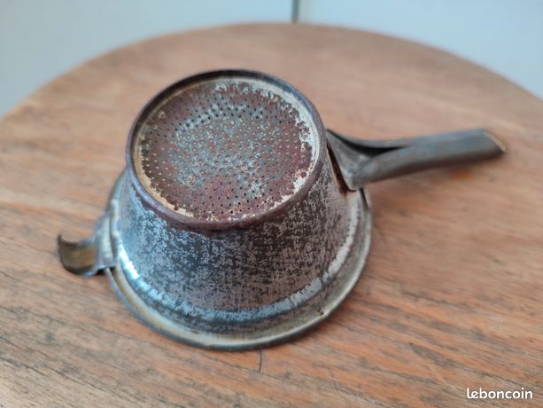 Passoire Ancienne En Fer – Diamètre 19 Cm – Déco Ou Cuisine