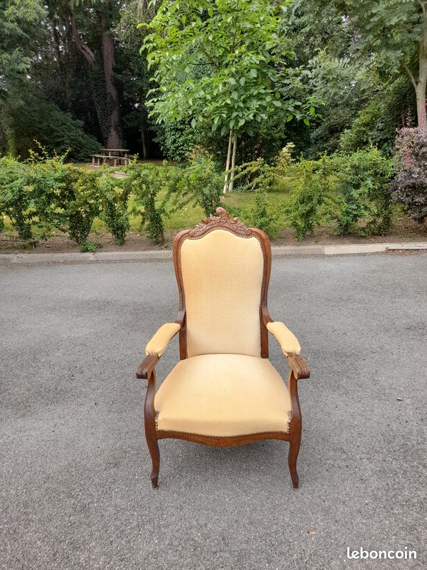 Vends élégant fauteuil ancien Voltaire (image 1)