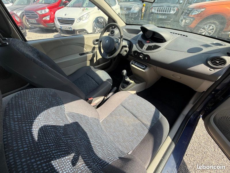 Renault TWINGO II 1.2 16V 75CH DYNAMIQUE (image 14)