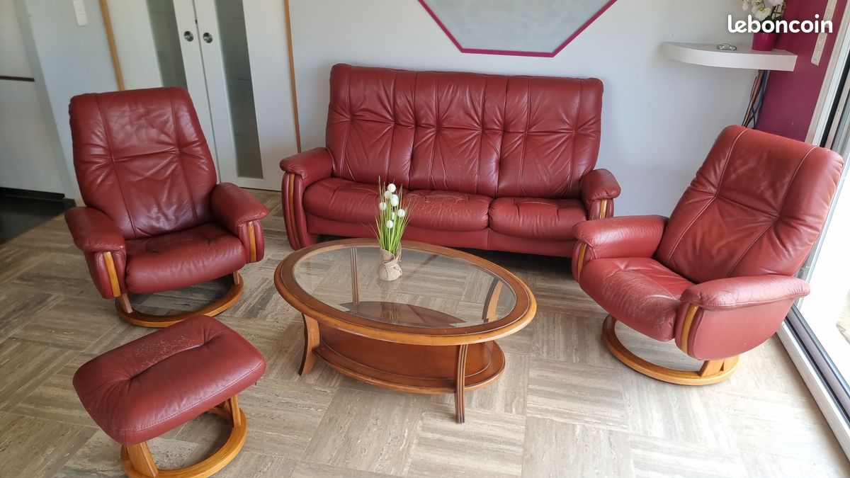 Salon complet en cuir véritable – Canapé 3 places + 2 fauteuils + repose-pieds + table basse (image 1)