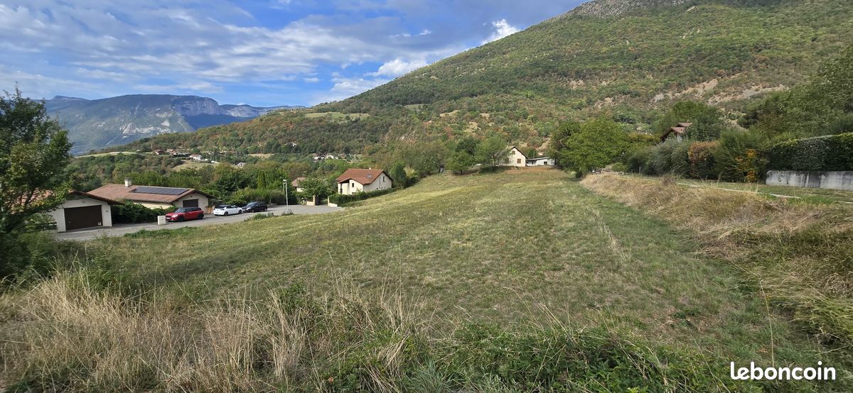 Terrain 879 m² · à Quaix-en-Chartreuse · 879 m² · 295 000 €