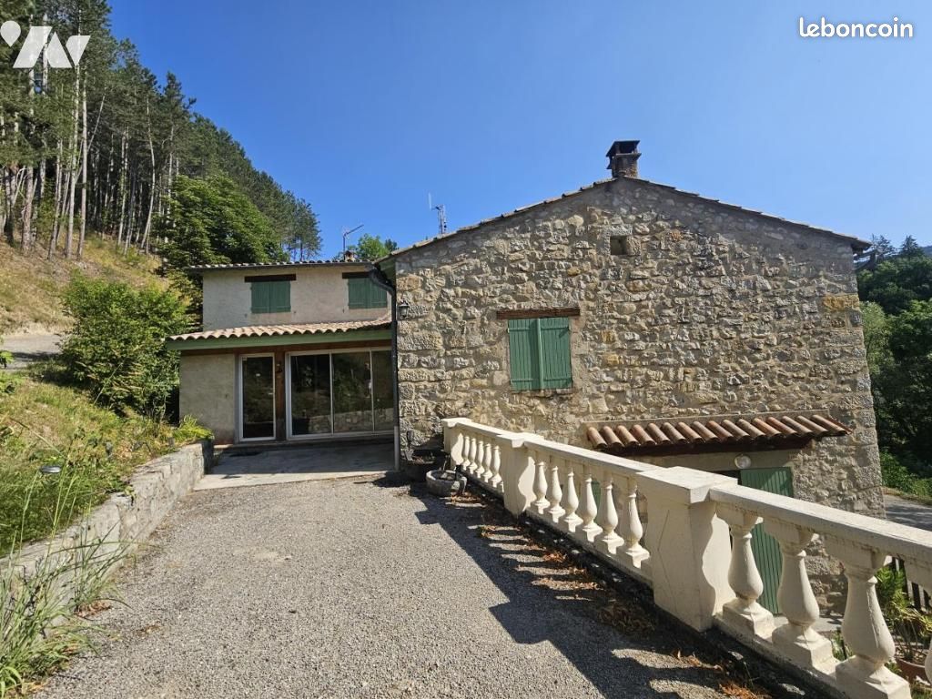 Maison 2 pièces 145 m² · à Saint-Benoit-en-Diois · 145 m² · 299 000 €