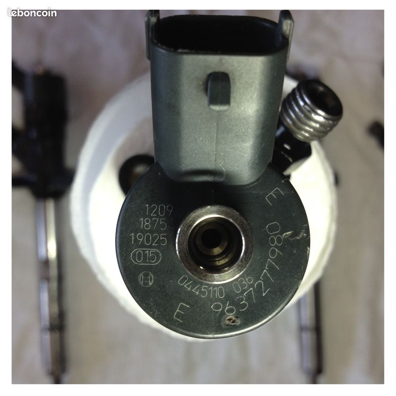 Alternateur 150A pour Peugeot 406 / 407 / 607 / 807 ref 9632489280 Alternateur 150A pour Peugeot 406 / 407 / 607 / 807 ref 9632489280