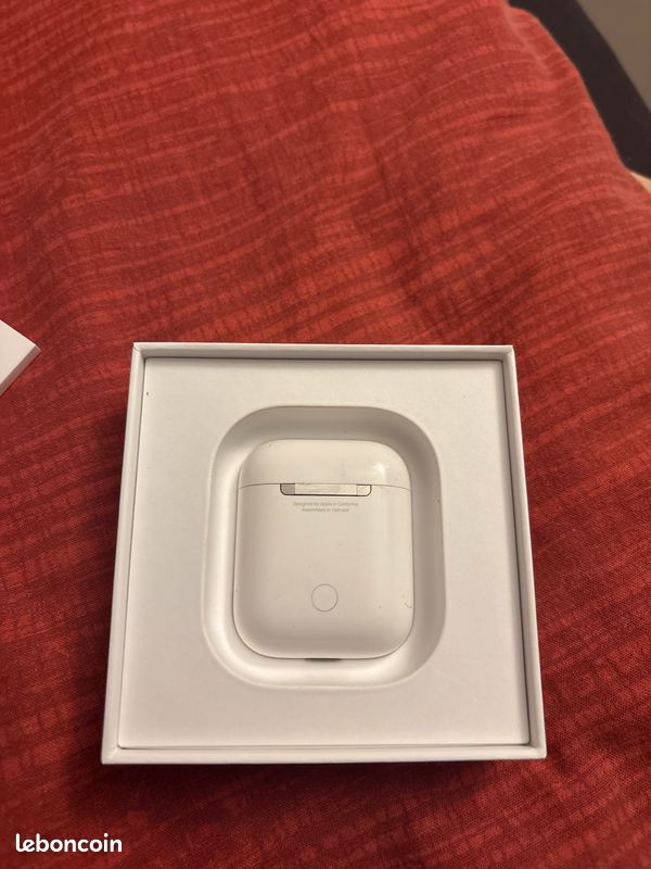 Air pods (image 5)