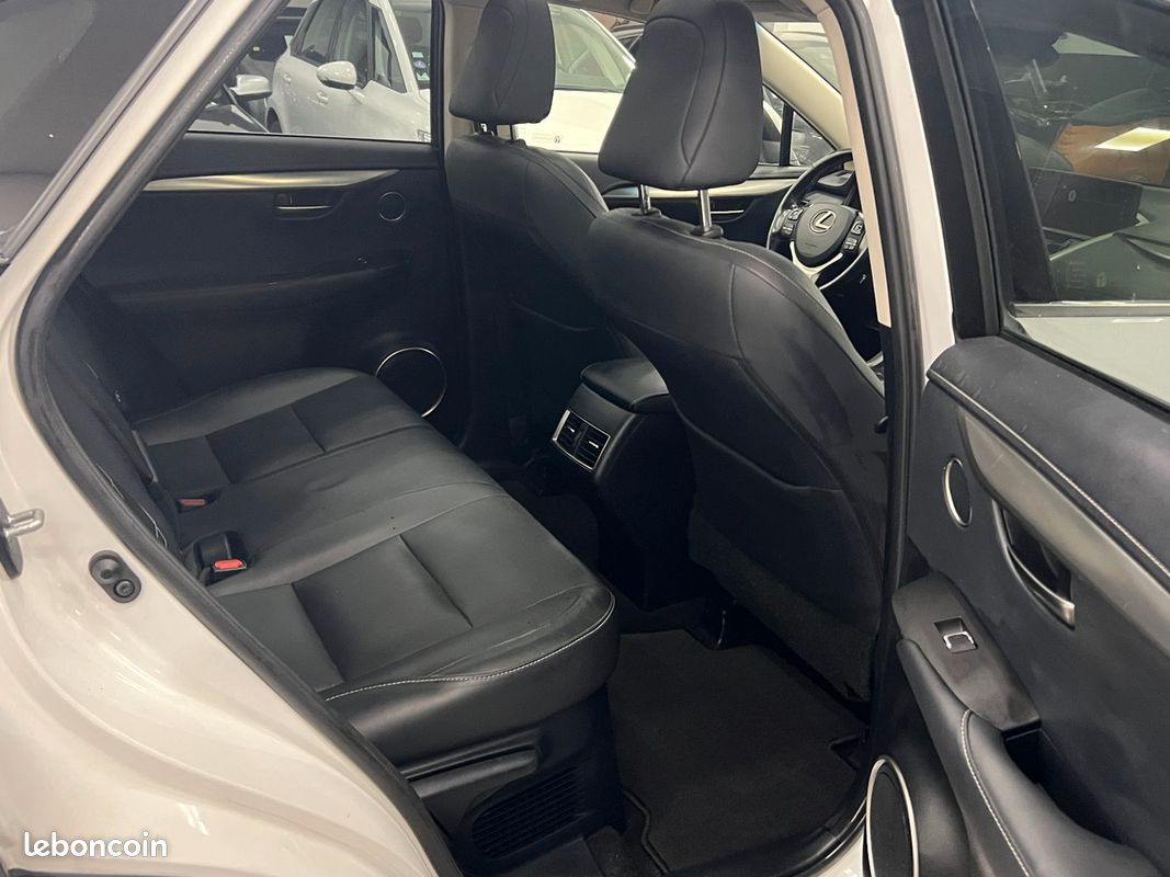 Lexus NX300H 300h 4WD Luxe / Financement possible (image 13)
