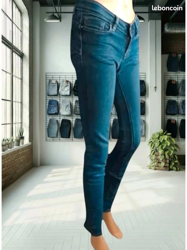 Jeans Rouge Salsa Taille 36 Femme - Neuf Sans étiquettes, Parfait état, Style Denim Classique