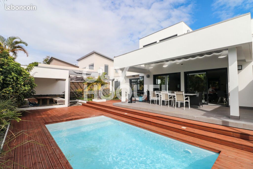 Maison 7 pièces 151 m² · à Saint-Denis · 151 m² · 837 000 €