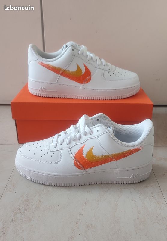 Baskets Nike Air Force 1 Blanches – Taille 41, Occasion – Modèle Iconique Homme