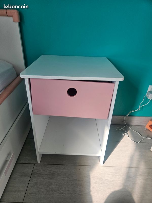 Table de nuit (image 1)
