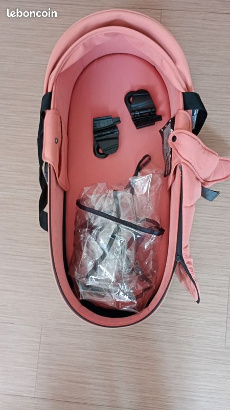 Stokke YOYO Newborn Shell, rose- Jusqu’à 6 Mois ou 9 kg - Inclus: Coque Semi-Dure, Double Matelas, Couvre-Pieds - Cadre YOYO nécessaire (Vendu séparément) (image 7)