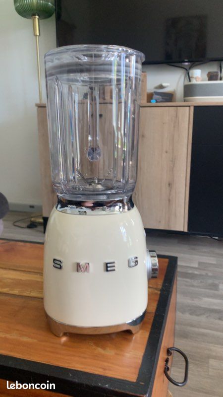 Mixeur Plongeant SMEG 700W - Design Rétro Crème - Pour Soupes, Smoothies Et Sauces - Ultra Puissant
