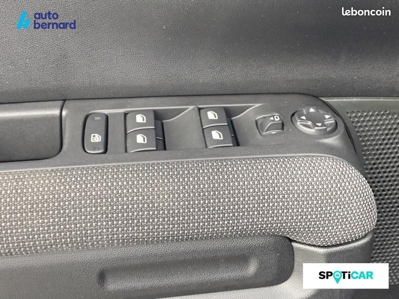 Citroen C3 Aircross PureTech 110ch S&S Feel (image 19)
