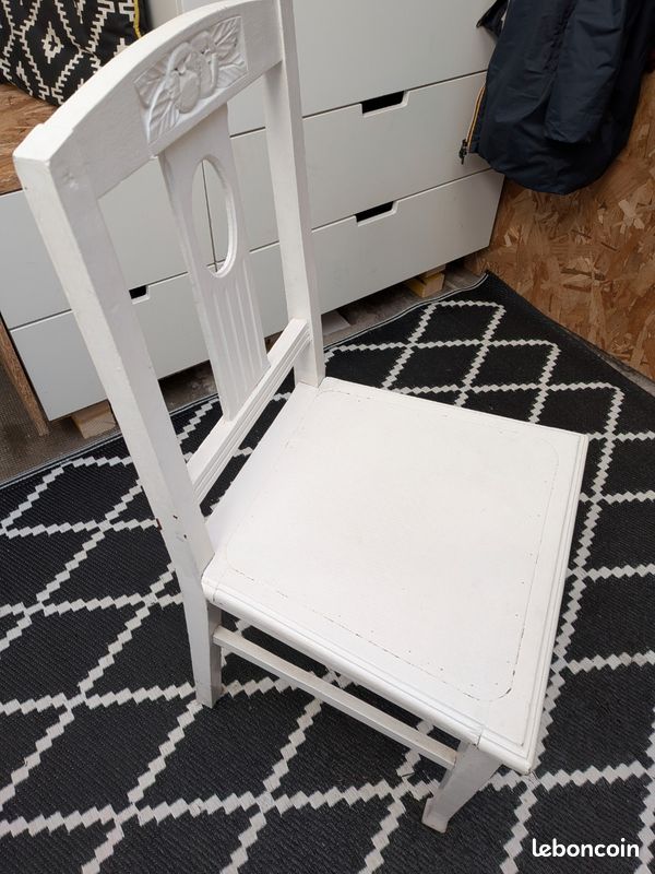 Chaise bois blanc (image 1)