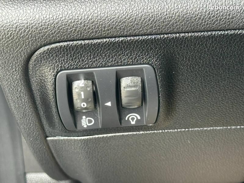 Renault Megane 1.5 Blue dCi 115ch Evolution EDC (image 29)