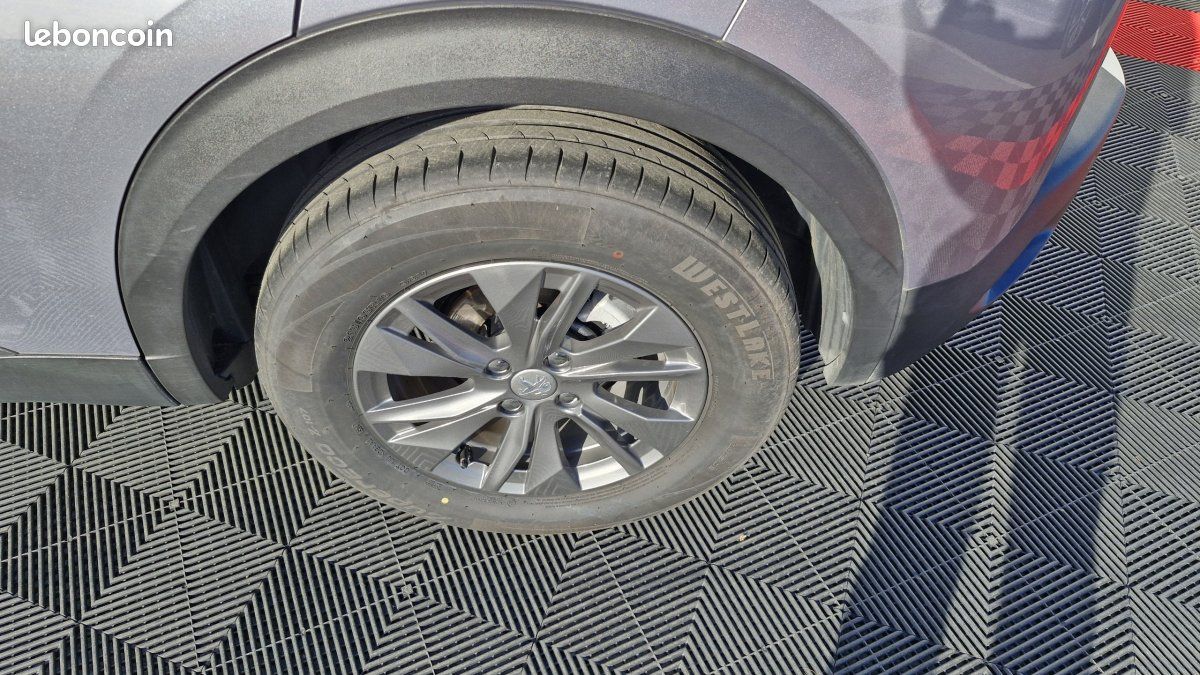 Peugeot 2008 PURETECH 100 ACTIVE PACK (image 22)