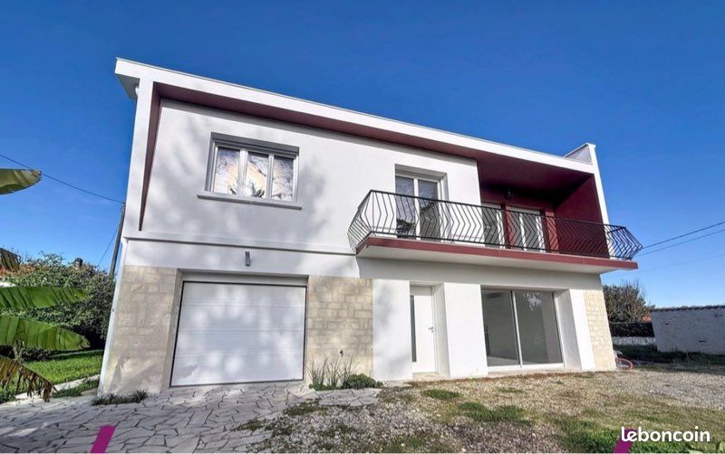 Maison 5 pièces 163 m² · à Saint-Georges-des-Coteaux · 163 m² · 300 000 €