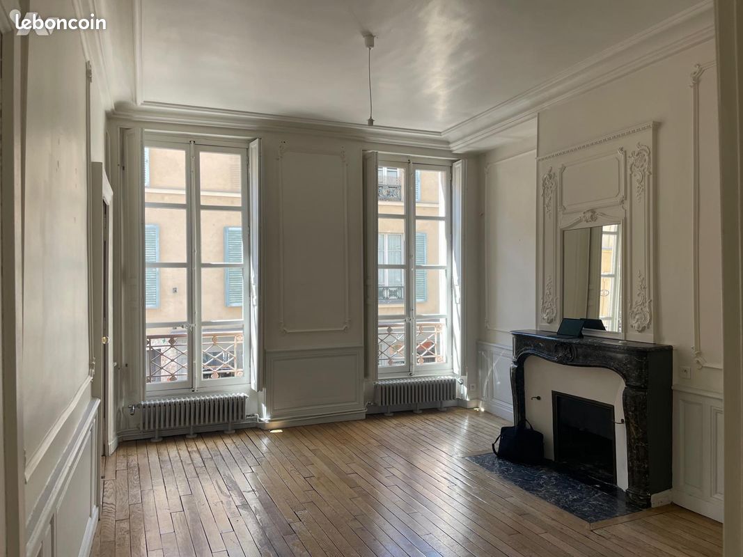 Appartement 3 pièces 74 m² · à Versailles · 74 m² · 1 867 €