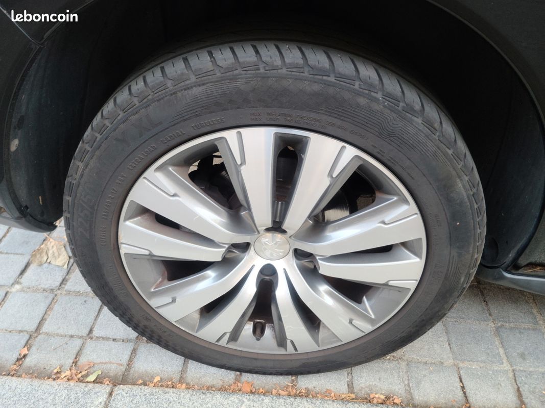 PEUGEOT 3008 1.6 BLUEHDI 120 ALLURE BUSINESs (image 26)