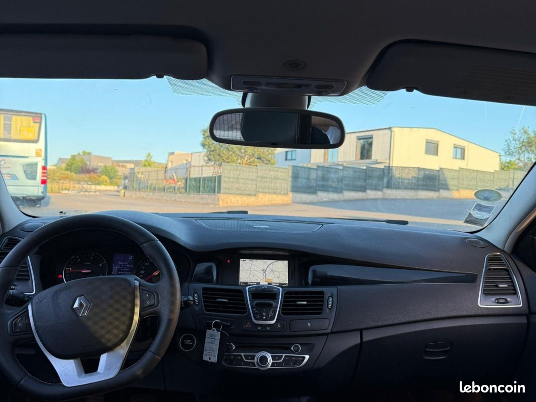 RENAULT LAGUNA 2.0 dCi 150 Bose Edition (image 4)