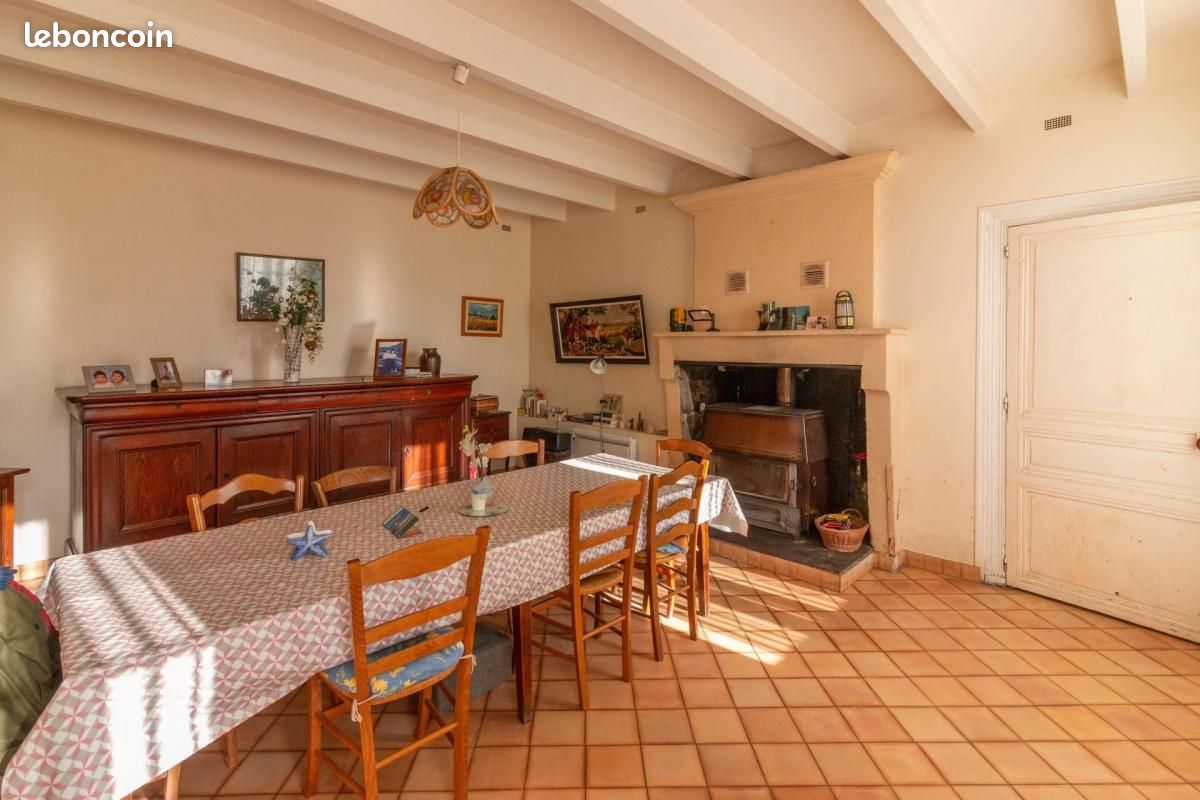 Maison 246 m² Merignac - Mérignac 16200 (image principale 5)