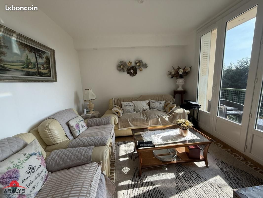 Appartement 4 pièces 65 m² · à Le Coteau · 65 m² · 110 000 €