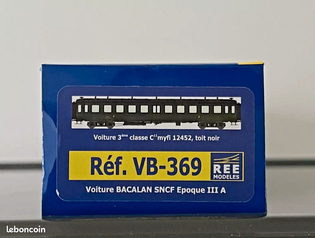 Voiture BACALAN 3ème classe C11myfi 12452 SNCF Ep.IIIA toit noir REE