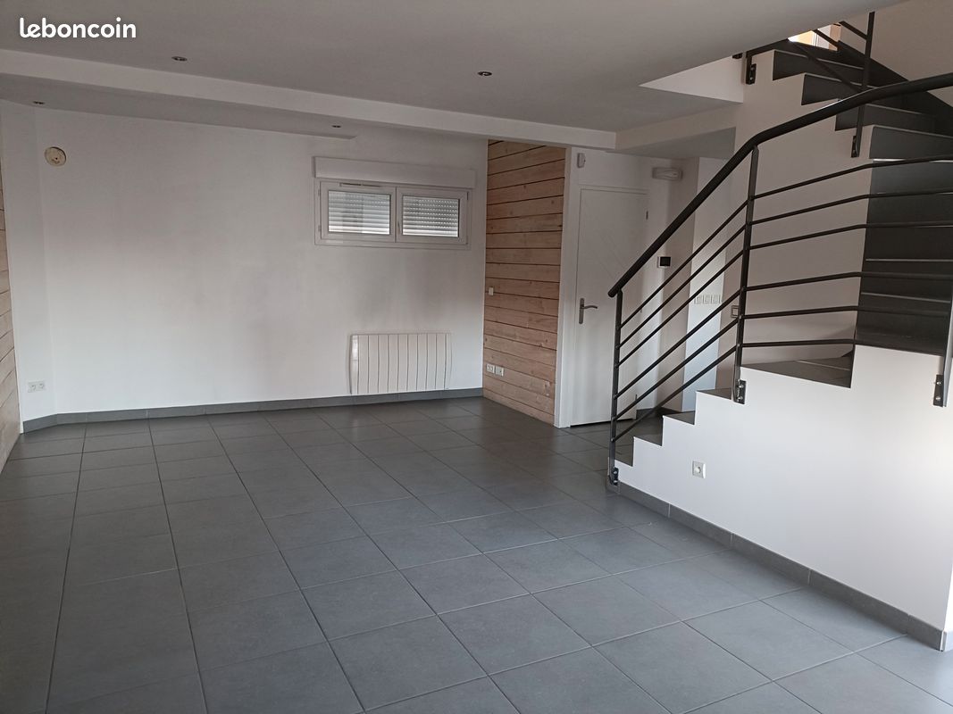 Appartement 4 pièces 100 m² · à Clermont-Ferrand · 100 m² · 1 050 €