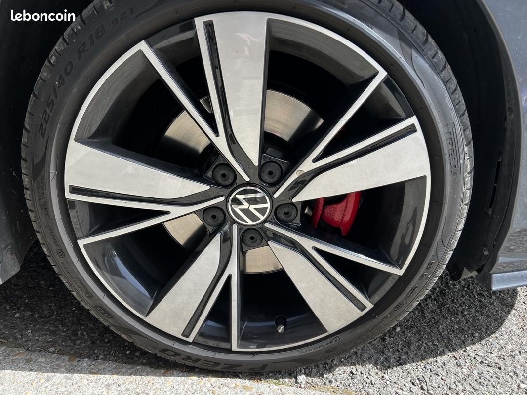 VOLKSWAGEN GOLF 2.0 TDI 200 SCR GTD DSG BVA- TOIT OUVRANT PANORAMIQUE / SUIVI 100% VW / GARANTIE 12 mois (image 14)