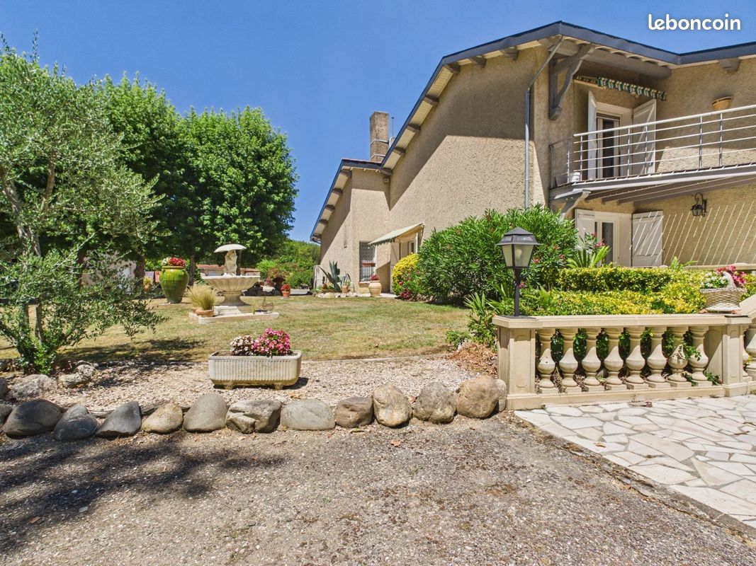 Maison 9 pièces 345 m² · à Saint-Laurent · 345 m² · 500 000 €