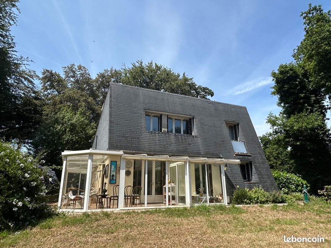 Maison 8 pièces 142 m² (image 1)