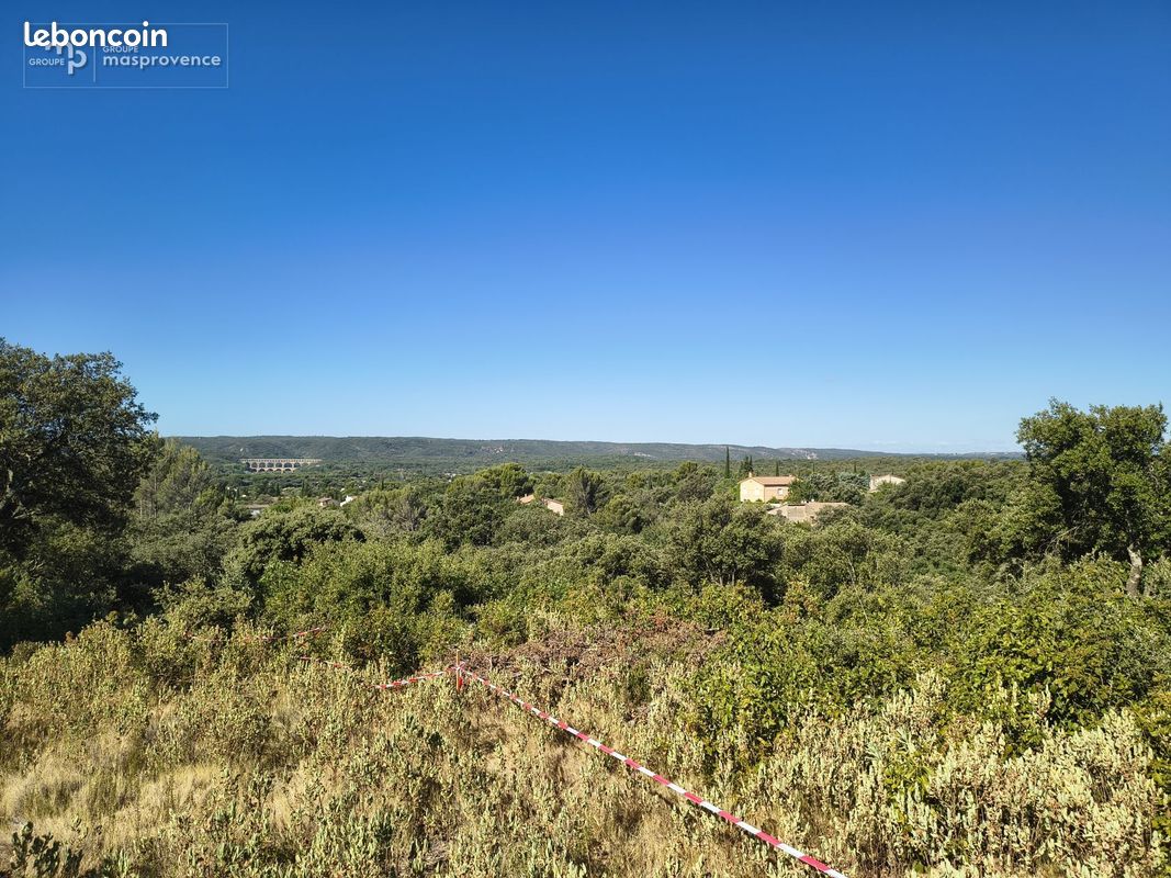 Terrain à bâtir de 1490 m² à CASTILLON-DU-GARD (30) · 350 000 €