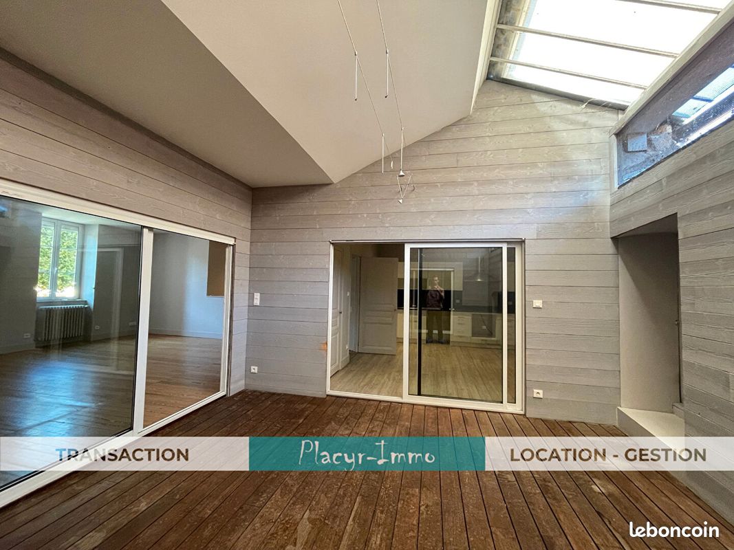 Appartement 4 pièces 143 m² · à Mâcon · 143 m² · 1 225 €/mois