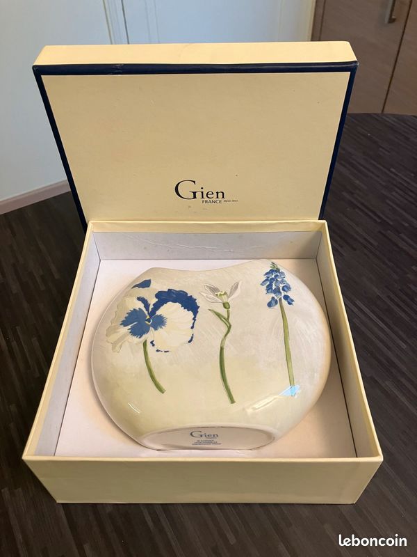 Reservé Nelly Vase 1/2 lune en faïence de Gien Décor Alice (image 1)