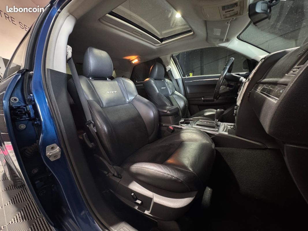Chrysler 300c 6.1 v8 hemi srt-8 a (image 13)