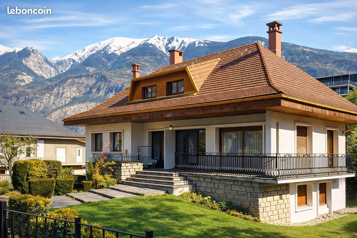 Appartement 7 pièces 196 m² · à Saint-Jean-de-Maurienne · 196 m² · 328 000 €