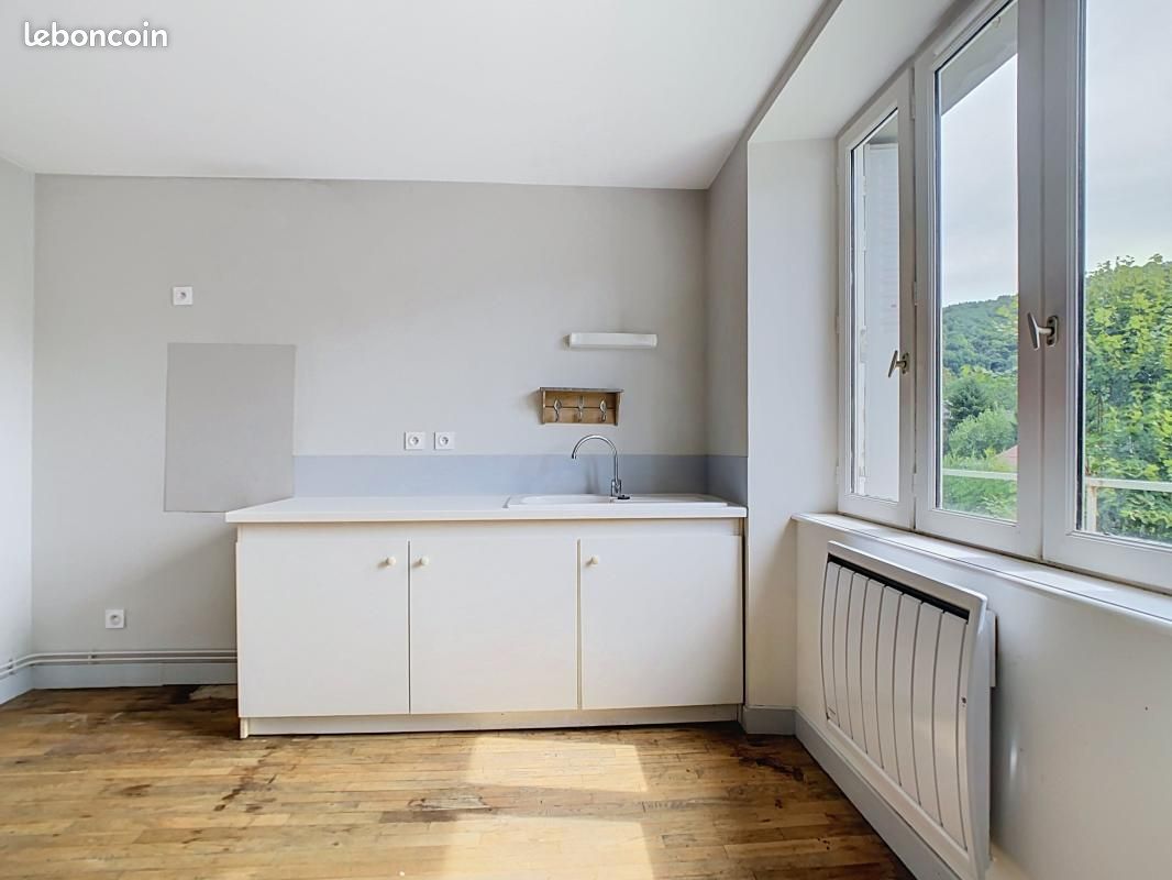 Appartement 3 pièces 60 m² · à Saint-Martin-Valmeroux · 60 m² · 420 €/mois