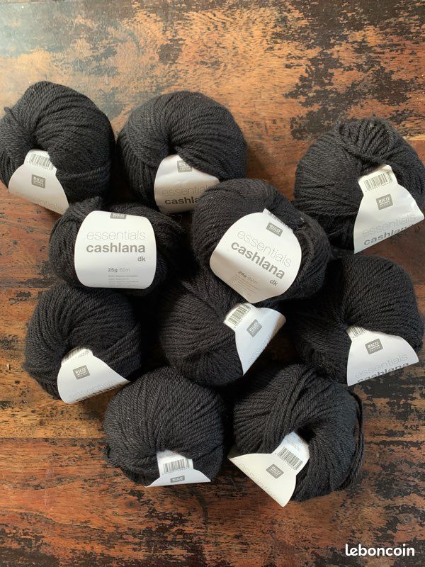 10 pelotes essentiel Cashlana Dk noir 007 de Rico Design (image 1)