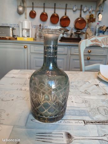 Carafe en verre rose art déco années 40