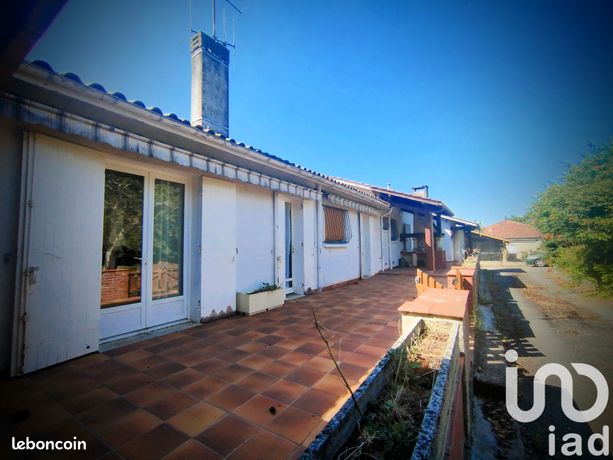 Immeuble 230 m² Agmé