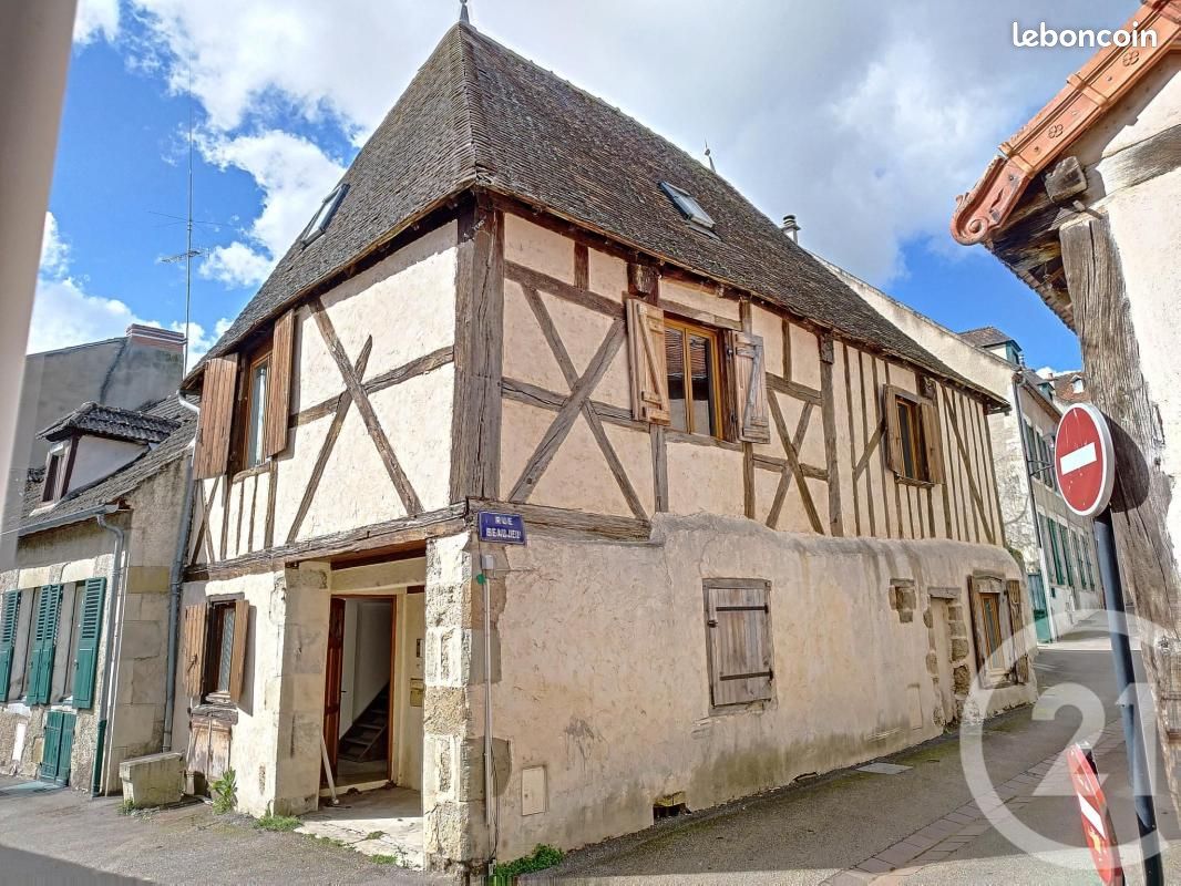 Maison 4 pièces 126 m² · à Saint-Pourçain-sur-Sioule · 126 m² · 98 000 €