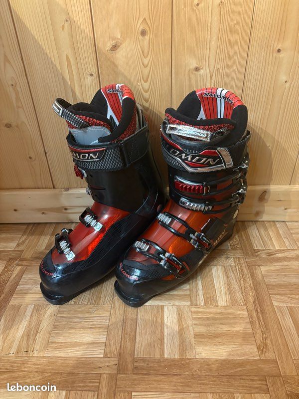chaussure ski salomon x5 mission 770 red The Divine Cruise from Salomon is a soft and cushy boot for the mellow intermediate skier A good fit for someone who has a wider forefoot and needs some room in the cuff The four micro adjustable aluminum buckles and tool free catches on the upper buckles help you get the fit dialed in so you can spend more time on the slopes The Divine Cruise has the XFITFusion Advanced liner that can be heat molded to accelerate the breaking in process and adds that warm and fuzzy feeling for extra warmth A 35mm strap helps keep you leg supported and improves the rebound of the boot The Mission Cruise is a perfect boot for the mellow intermediate skier that has a wider forefoot and shaft of the legSalomon Mission Cruise Ski Boots Mens Specs Flex 75 Buckle 4 XFITFusion Liner Tool Free Catch Adjustment Great Fit for a Wide Forefoot and Wide Shaft of the Leg Test chaussure ski Salomon Mission