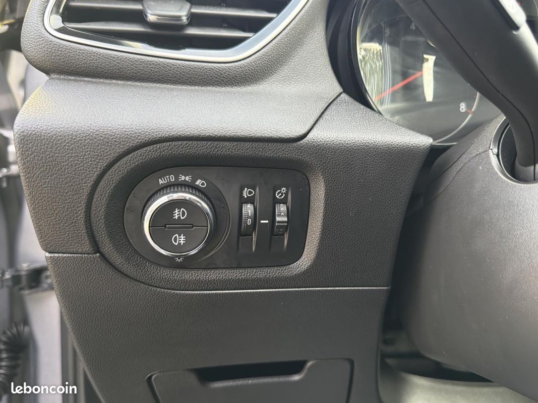 Opel Grandland X 1.2 Turbo 130ch Design Line (image 20)